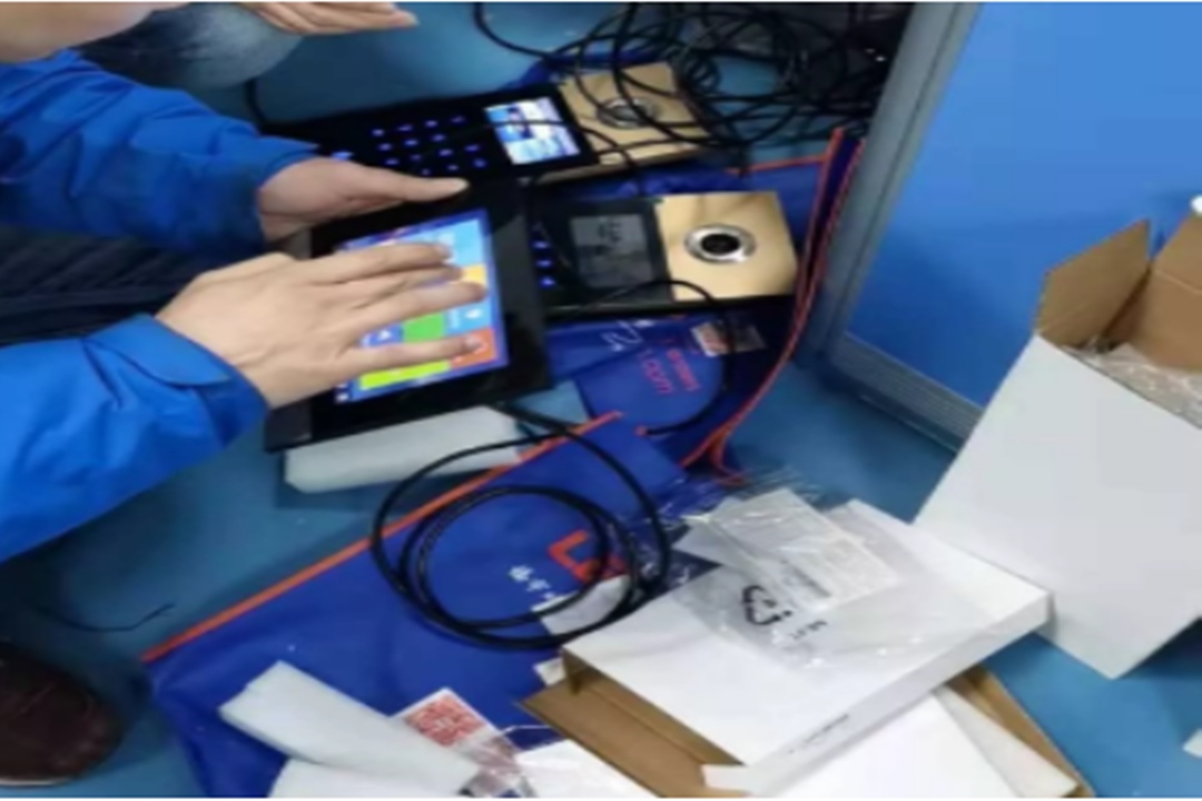  LEELEN fait don d'un équipement d'interphone vidéo intelligent aide Personnes hôpital de Zhengzhou 